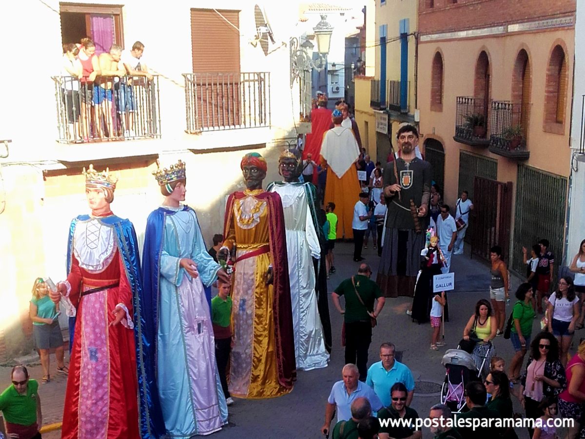 Fiestas del Pueblo - Postales para Mamá